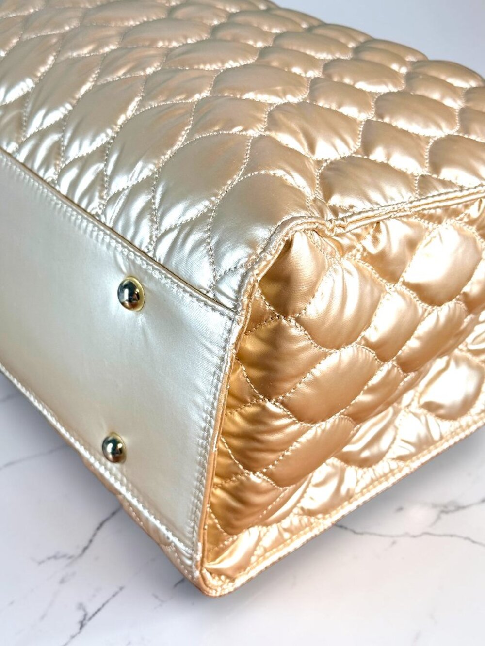 Sharif Global Generation Metallic Champagne Gold Puffer Sample Laptop Tote New - Picture 11 of 12